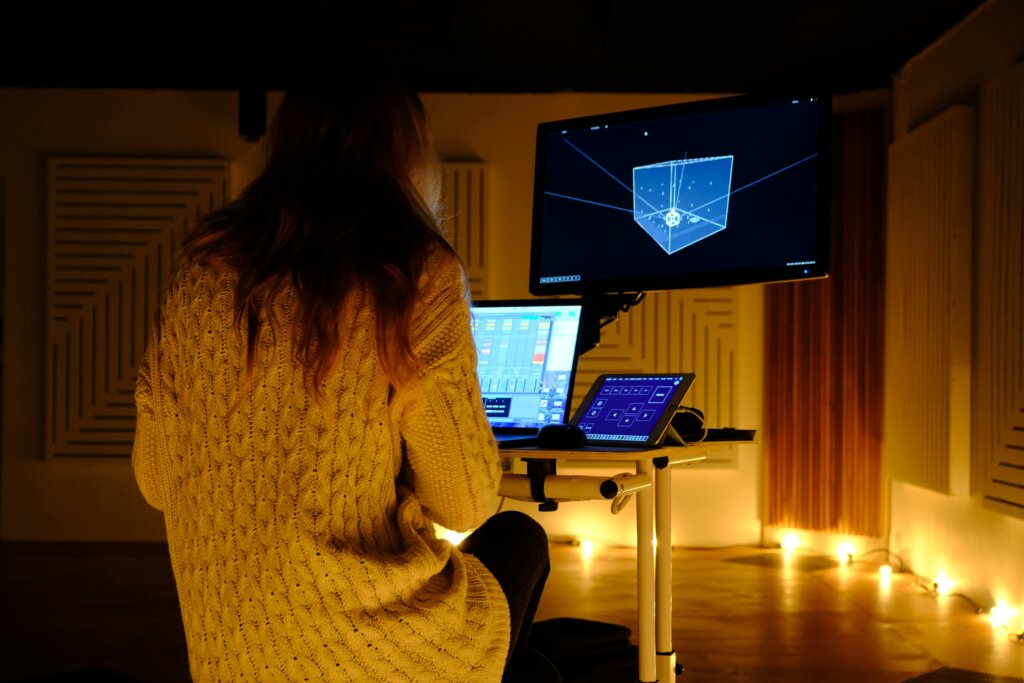 Lobe's 4D sound software in use.